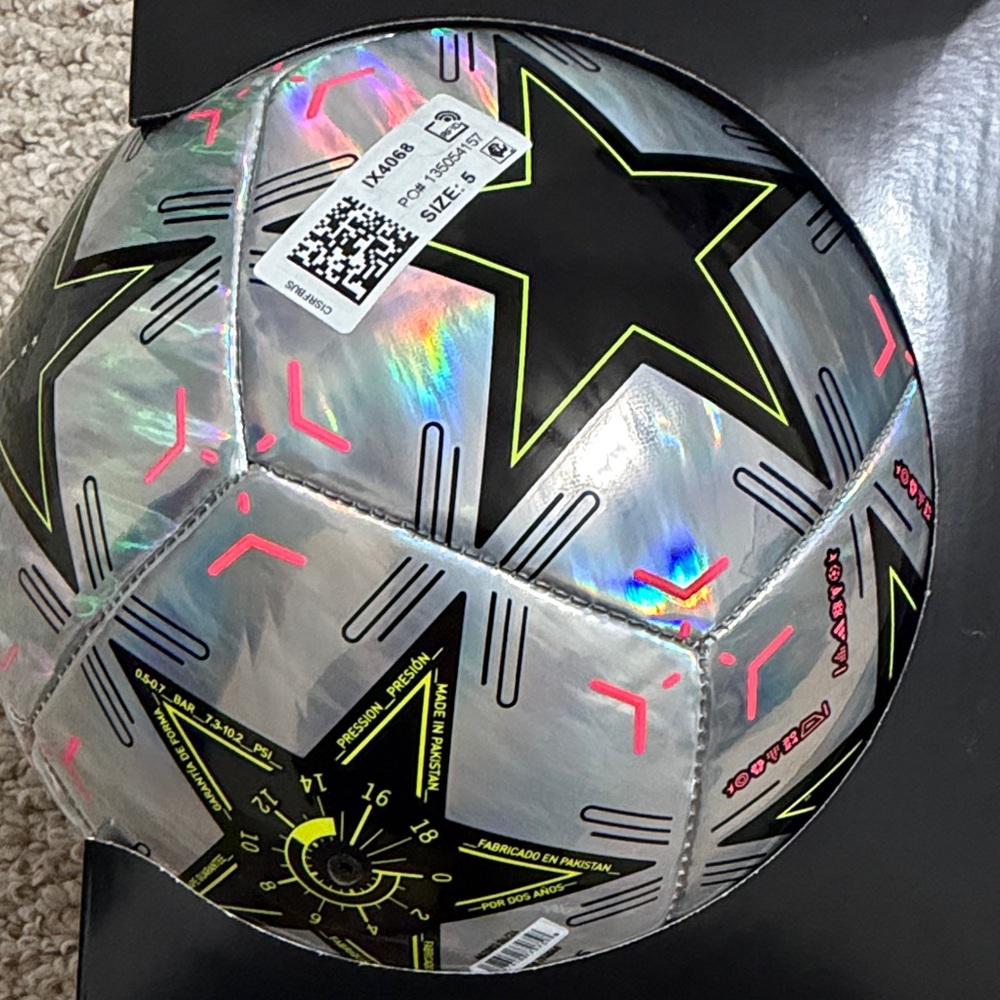 New Adidas foil Soccer Ball - Picture 3 of 5